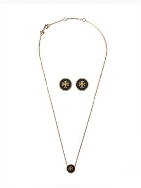 TORY BURCH Kira logo pendant necklace and earrings set🤩🤩